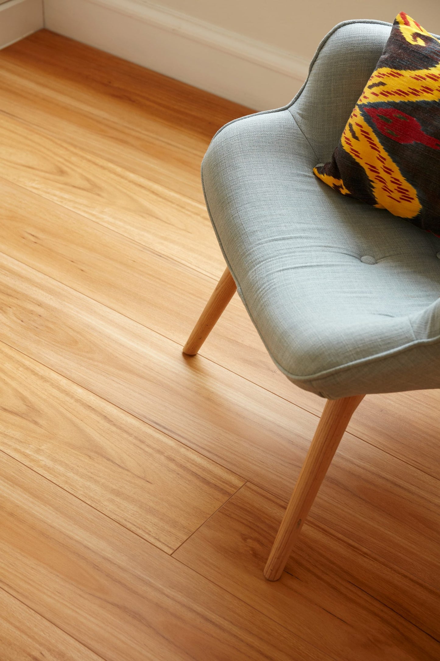 Oakleaf Wide Plank Laminate - Blackbutt (Price per sqm)